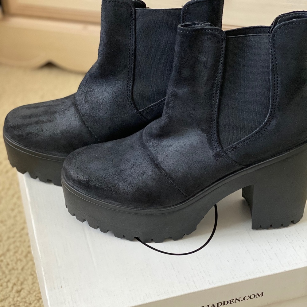 Steve Madden Booties ‼️SOLD‼️